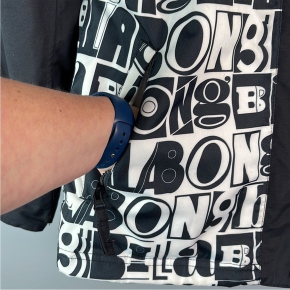 Billabong Black White Spellout Graphic Logo Snowboard Ski Jacket Coat vented M - Picture 4 of 13